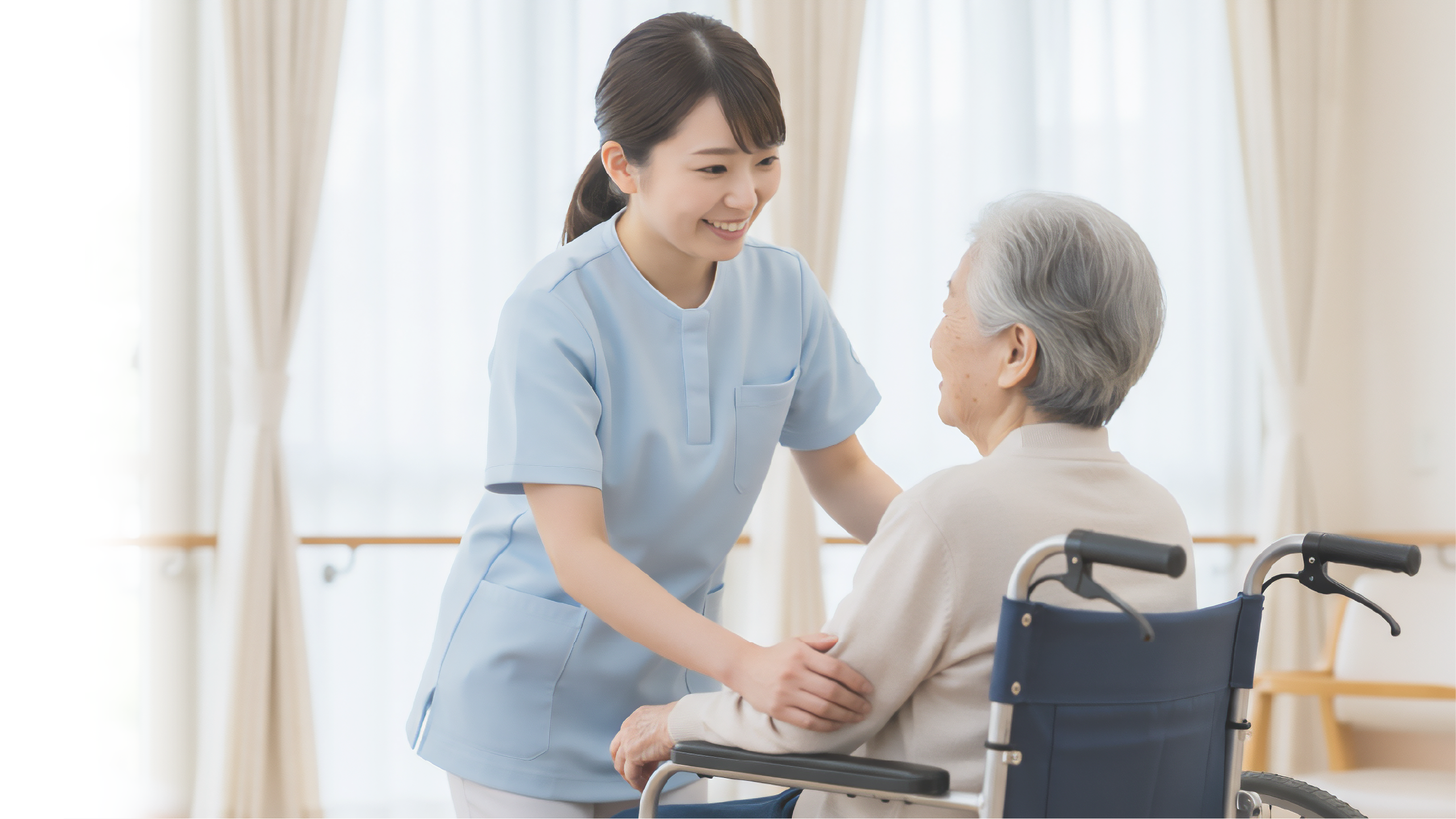 桃寿苑でのケアの様子